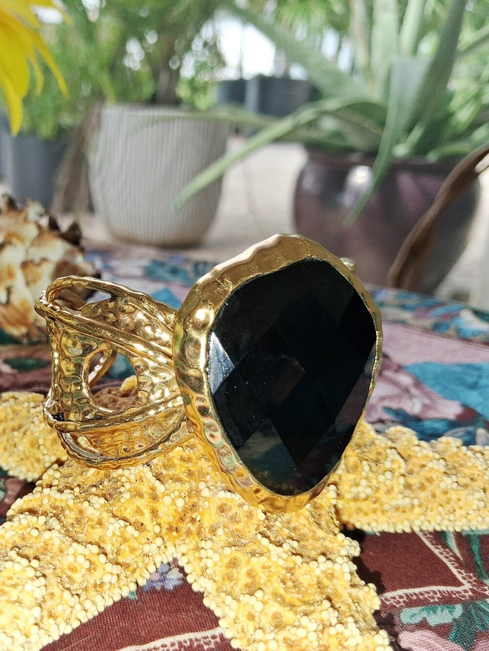 STUDIO BARSE EYE CATCHING BLACK ONYX SET IN BRONZE CUFF